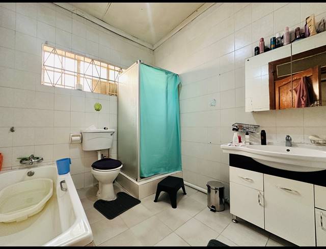 4 BEDROOM HOUSE FOR SALE IN LAMBTON